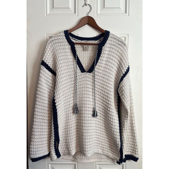 Martha Stewart Sweaters - White & blue crochet sweater Martha Stewart womens large small tear in back
